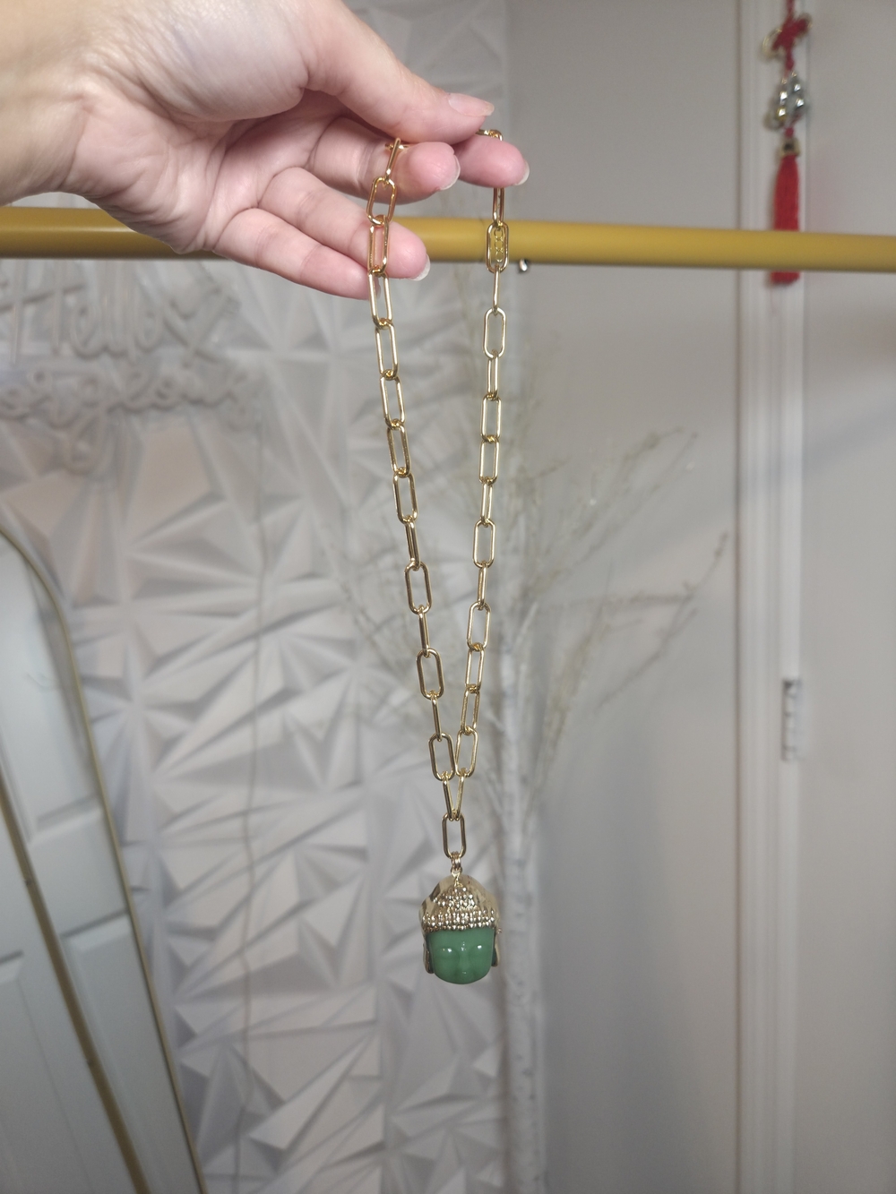 Gold-Link Necklace with Green Acorn Pendant